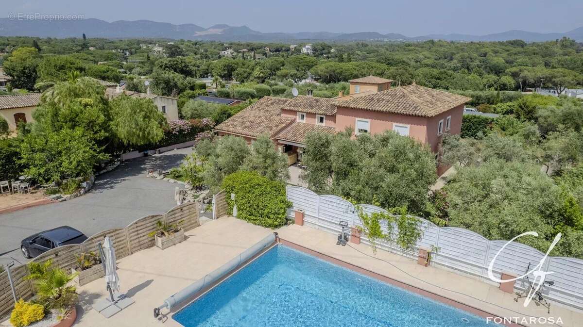 Maison à PUGET-SUR-ARGENS