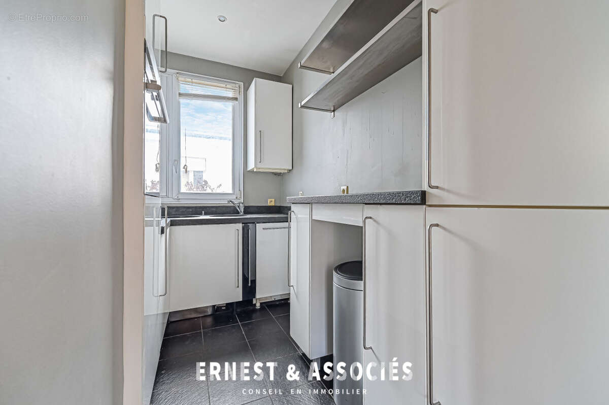 Appartement à PARIS-10E