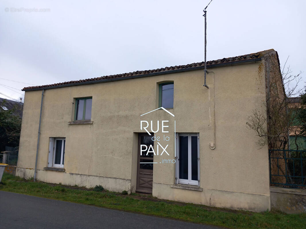 Maison à LOUIN