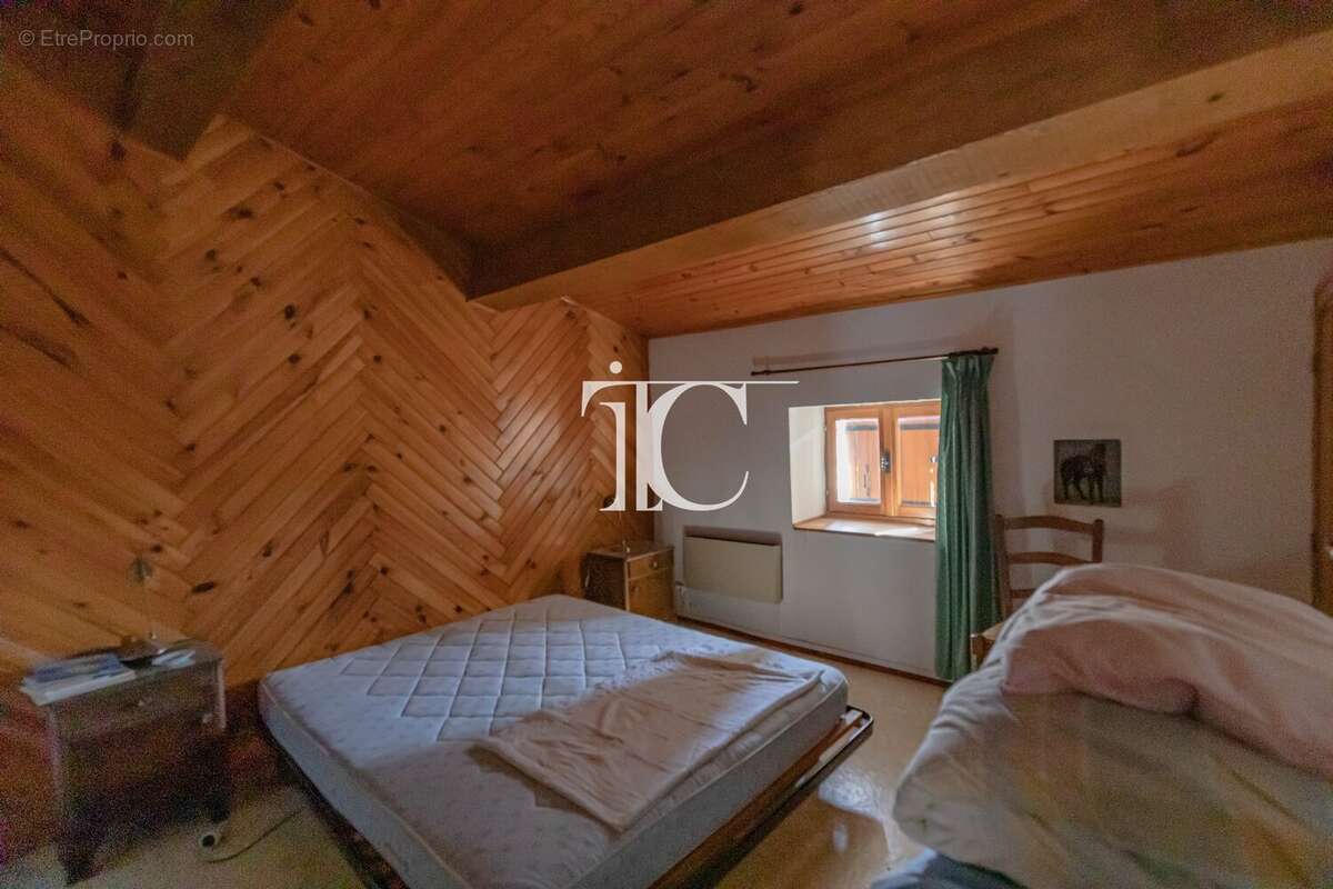 Maison à SAINT-ANDRE-DE-CRUZIERES