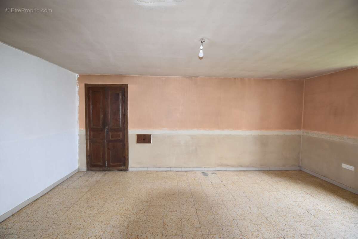 Maison à vendre 5 pièces ISSY L'EVEQUE (71) - photo 2
