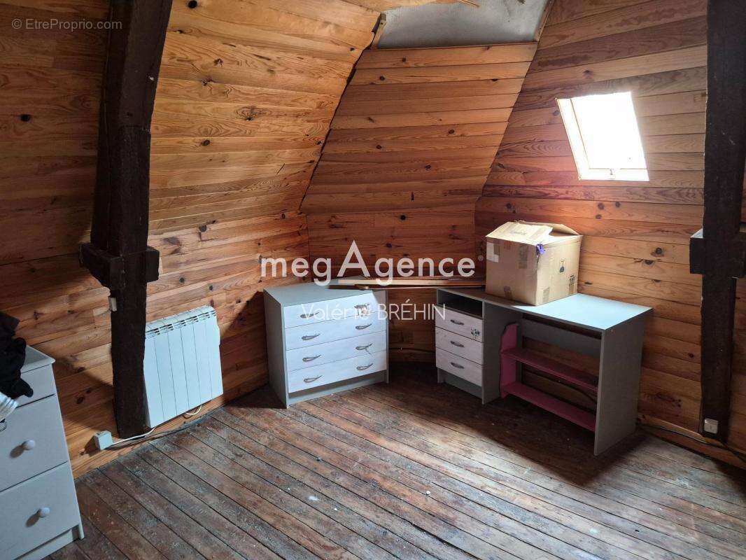 Sur la très belle commune de CHAILLAND  à 10 MN d'Ernée. Centre Bourg maison de 60 M² sans terrain - photo 5