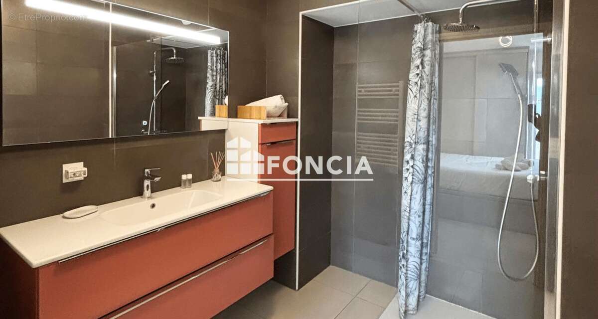 Appartement à MANDELIEU-LA-NAPOULE