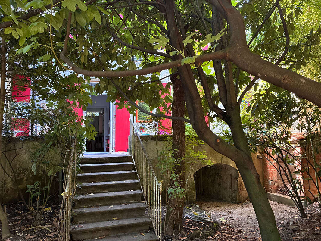 Maison de Maître 240 m2 Coeur de Figeac et Gîte d'étape (Chemins de Compostelle) - photo 10