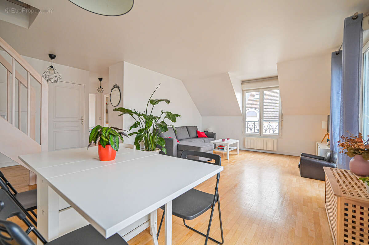 Appartement à SAINT-MAUR-DES-FOSSES