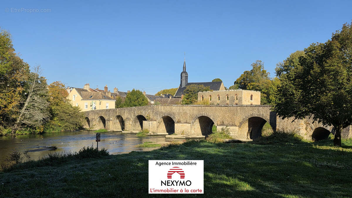Maison à MONTFORT-LE-GESNOIS