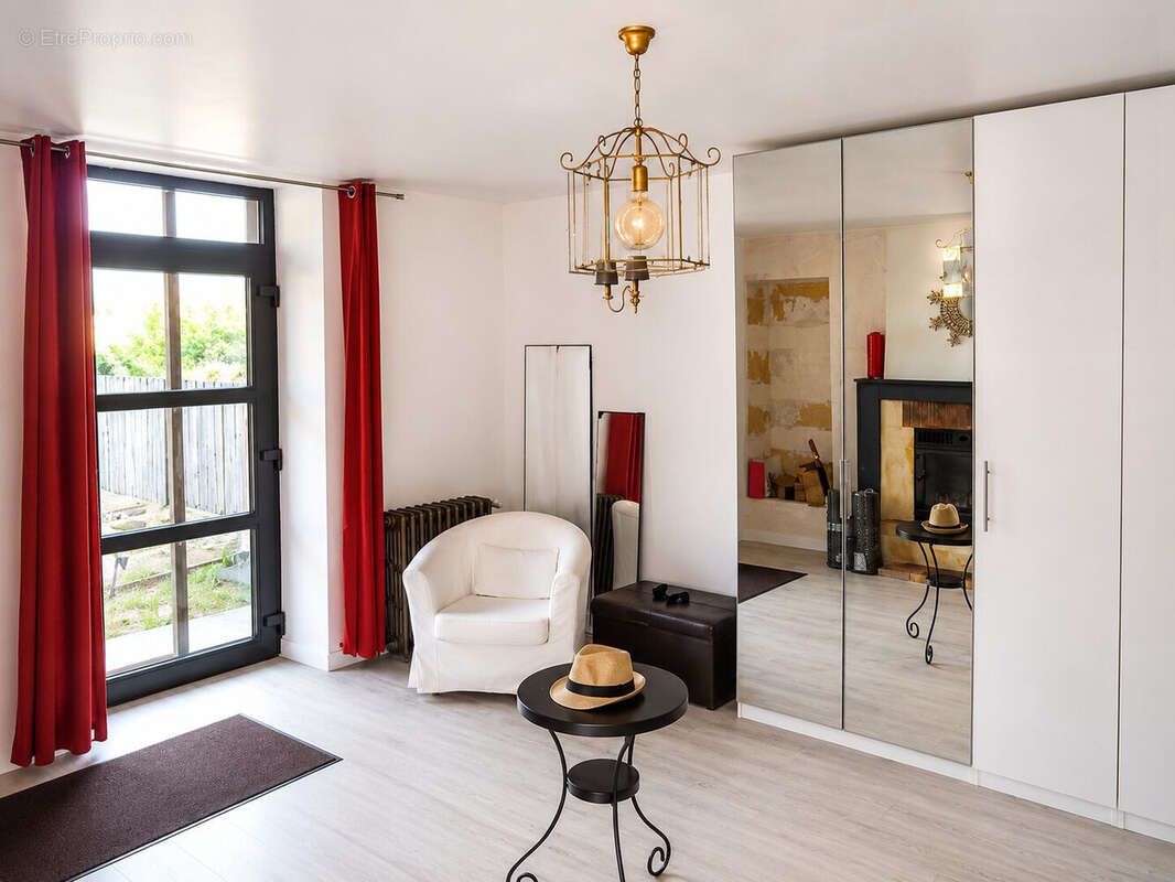 Maison 219 m² à Busserolles  - photo 6