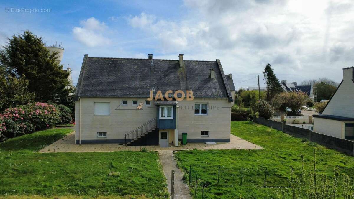 Maison à GUIPRONVEL