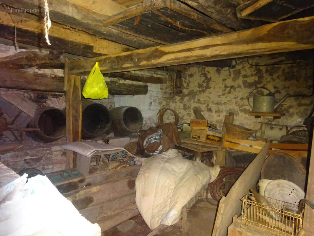 Cahors au nord Maison en pierre avec dépendances - photo 13