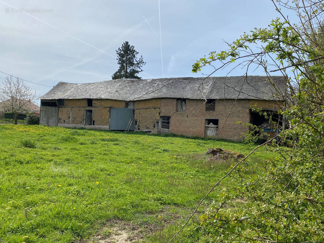 Terrain à POIX-DE-PICARDIE