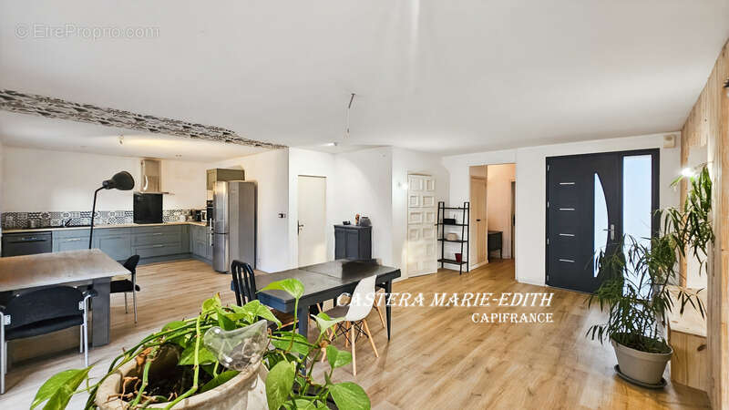 Maison d’architecte rénovée 280 M² - Sans vis à vis, calme, au fond d'une impasse - 9 Pièces -Garage -  Vue panoramique – Auch ( - photo 8