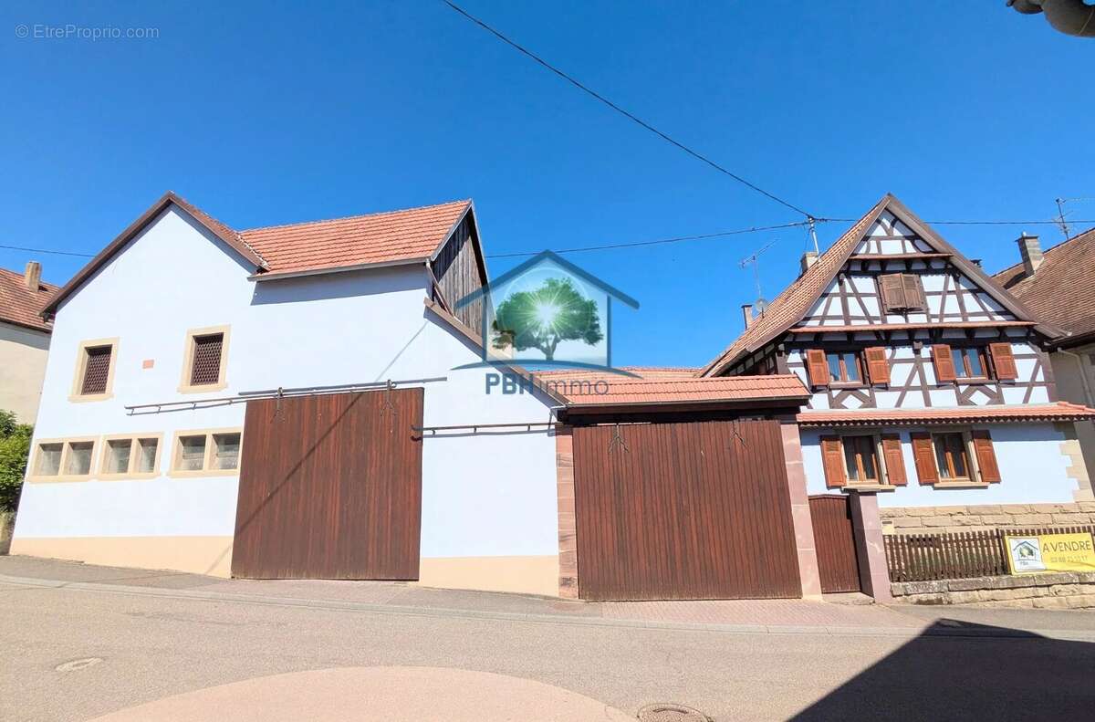 ETTENDORF (67) - Corps de ferme 136m² avec Dépendances (340m² au sol) et Jardin sur 23.64 ares - photo 2