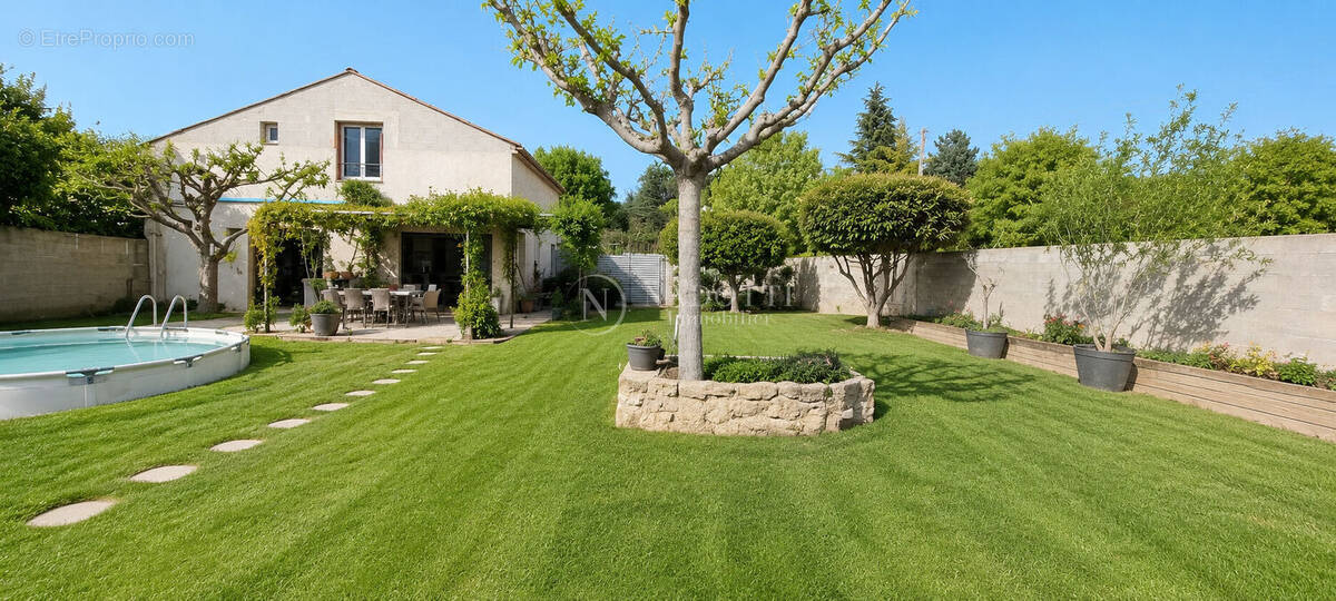 Maison à CADENET