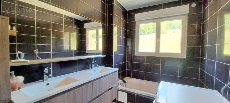 APPARTEMENT T5 avec garage et terrain - photo 13