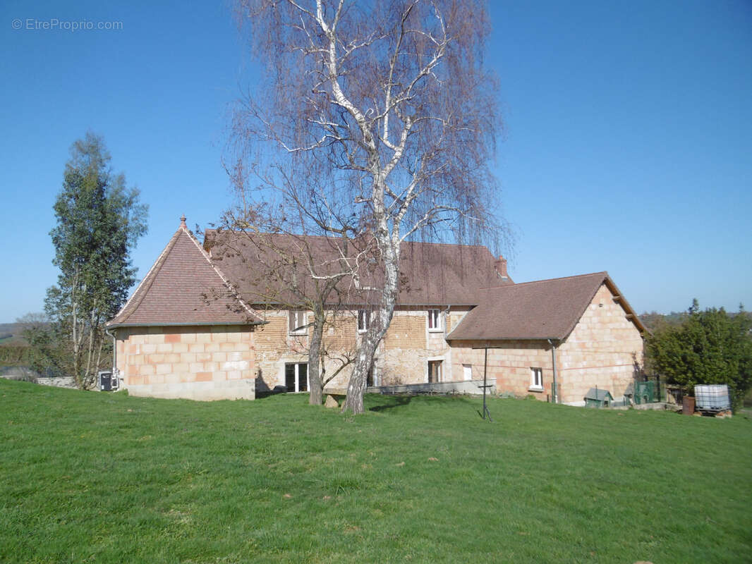 Maison à SAINT-DIDIER-EN-BRIONNAIS