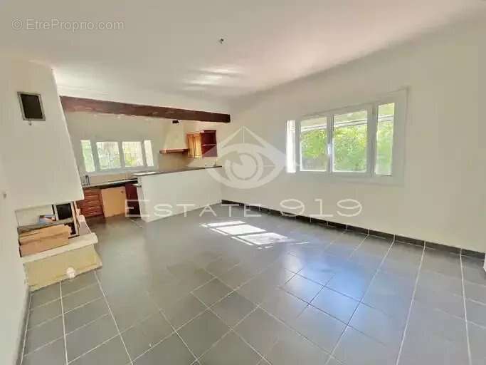 Maison à ROQUEFORT-LES-PINS