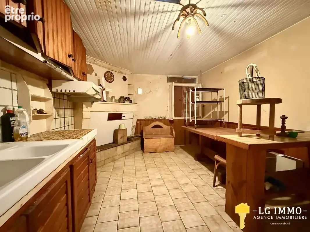Lot de deux maisons d'habitation, grange, atelier et terrain clos - photo 15