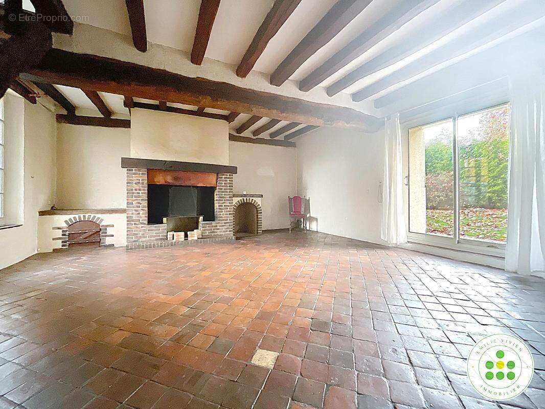 Maison à TREMBLAY-LES-VILLAGES