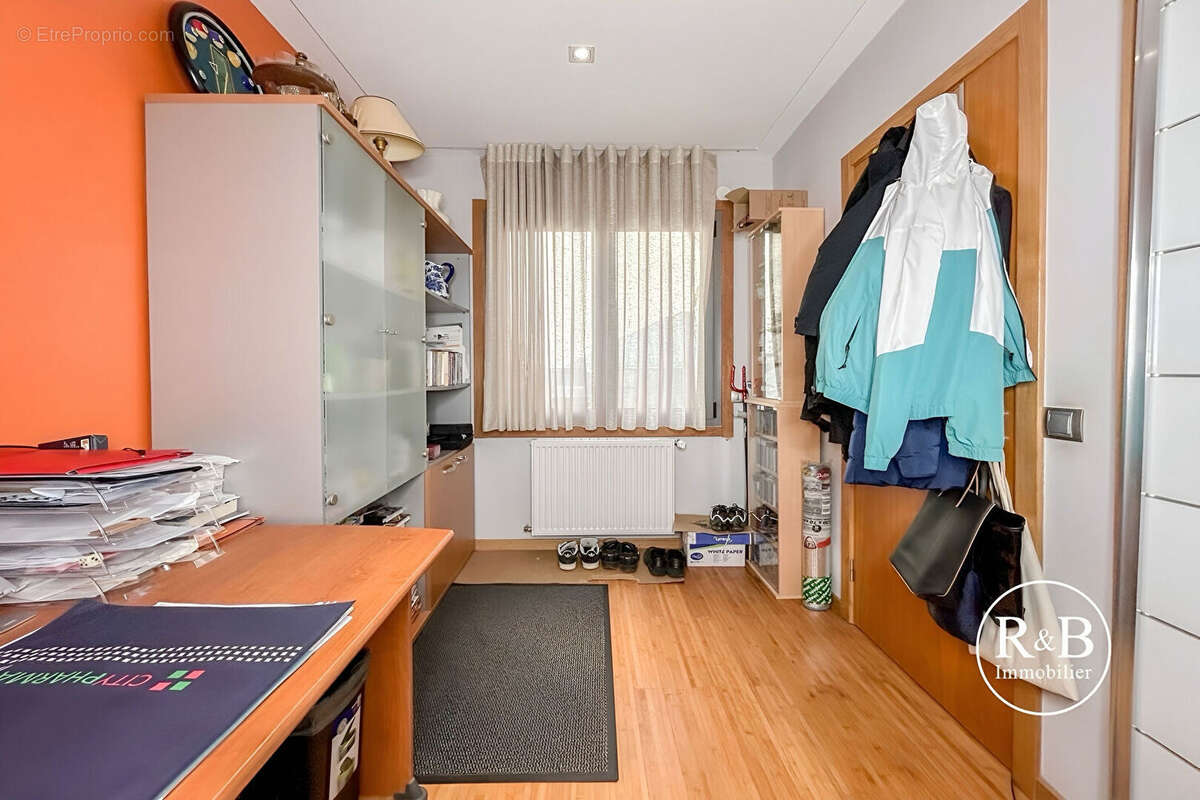 Maison à LES CLAYES-SOUS-BOIS