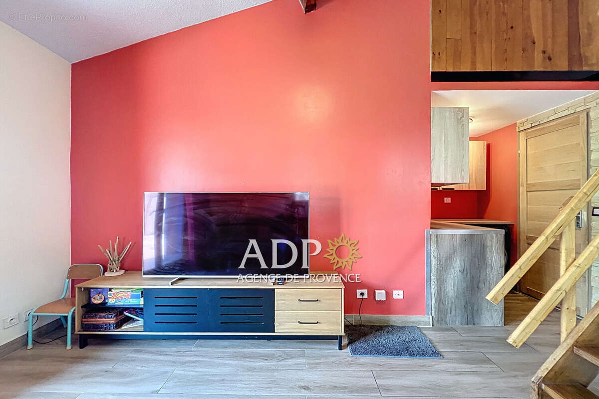 Appartement à AURIBEAU-SUR-SIAGNE