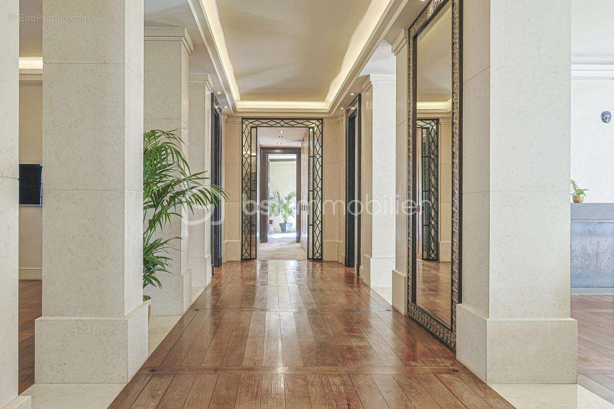 Appartement à PARIS-17E