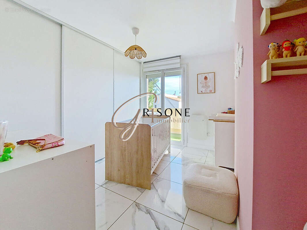 Appartement à SIX-FOURS-LES-PLAGES