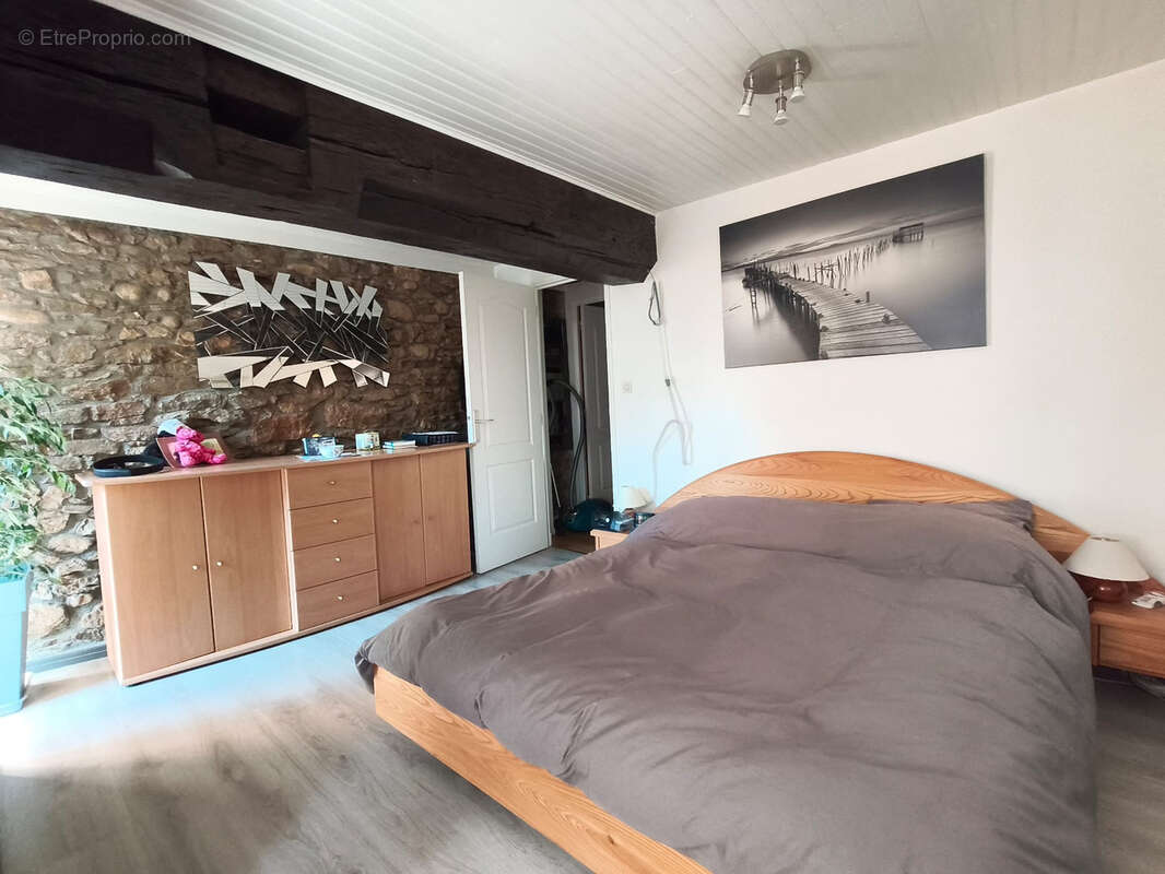 Maison à SERRIERES-DE-BRIORD