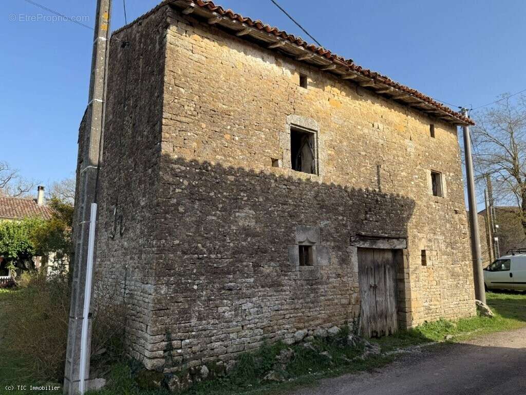 Maison à VILLEFAGNAN