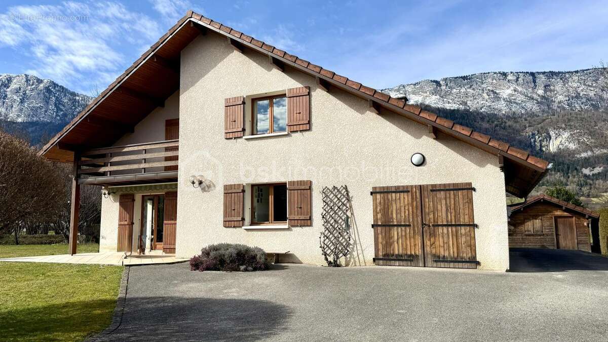Maison à DOUSSARD