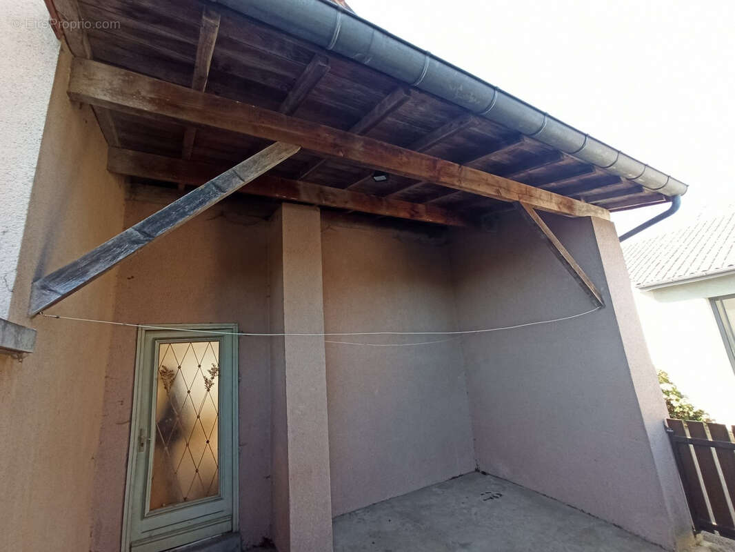 Commerce à AIXE-SUR-VIENNE