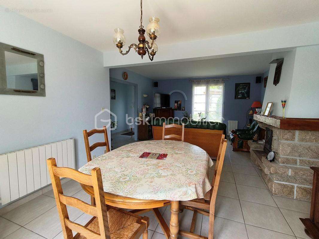 Maison à SAINT-THONAN