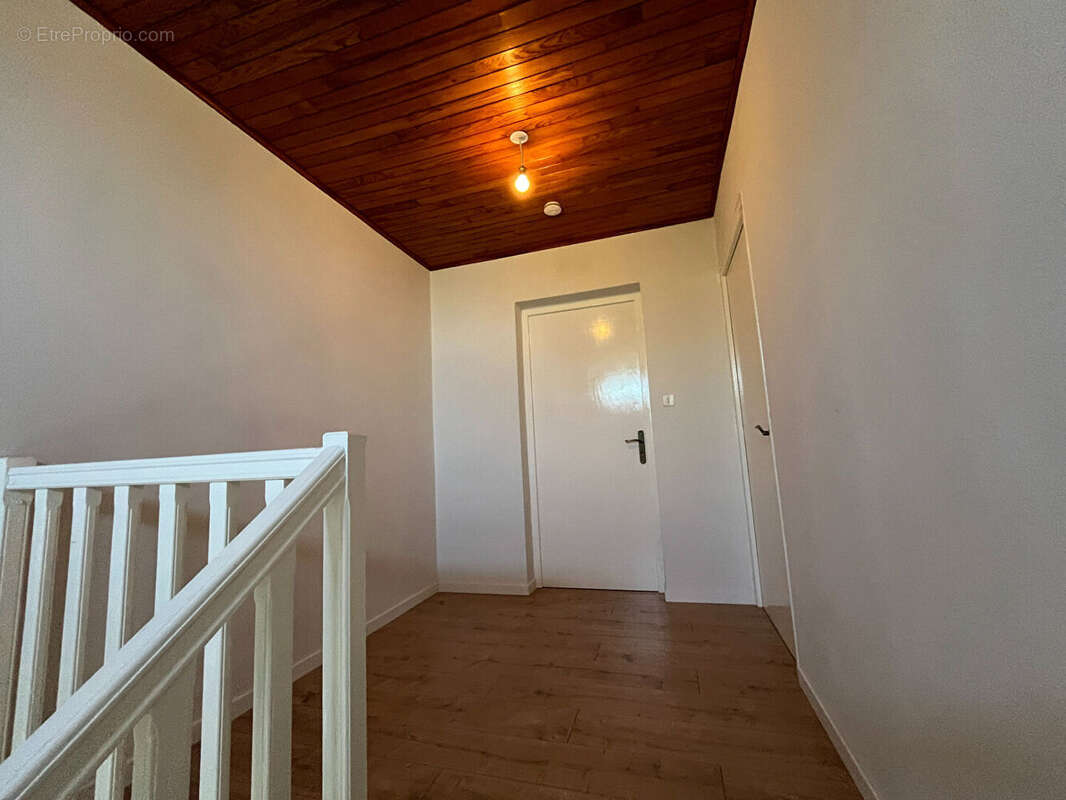 Maison Maisod 7 pièce(s) 167 m2 - photo 10
