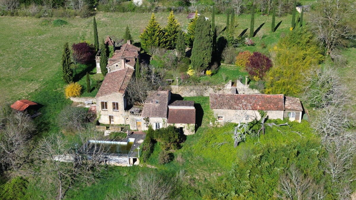 DJI0452 - Maison à MONPLAISANT