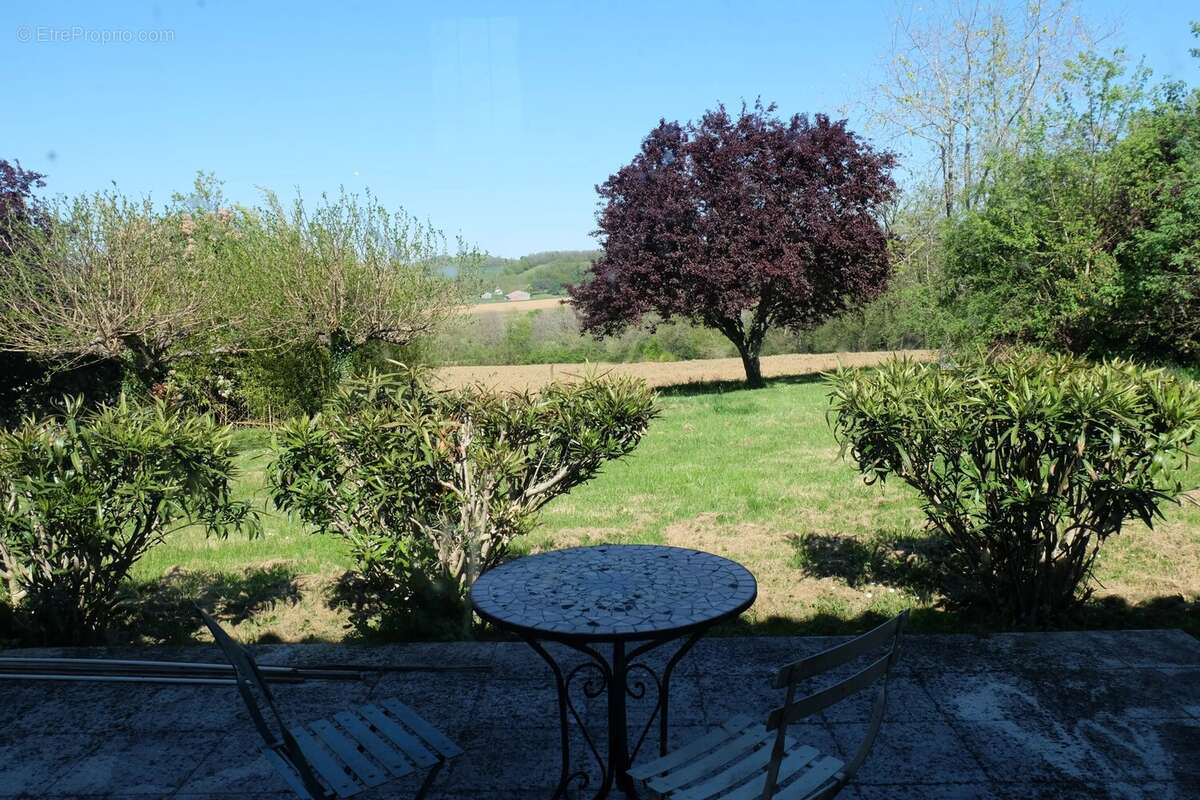 Maison à TOMBEBOEUF