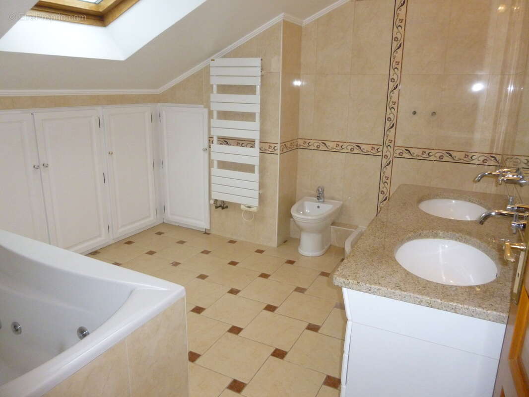 Maison à SAINT-GRATIEN