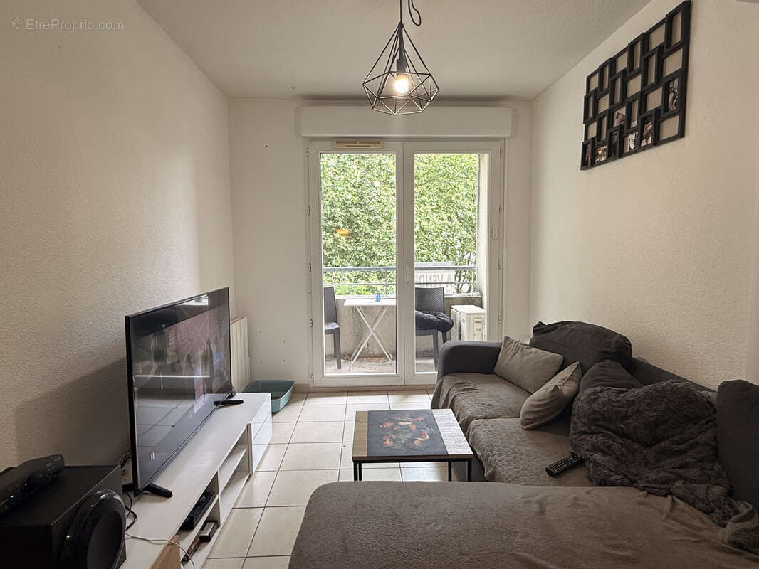 Appartement à BAGNOLS-SUR-CEZE