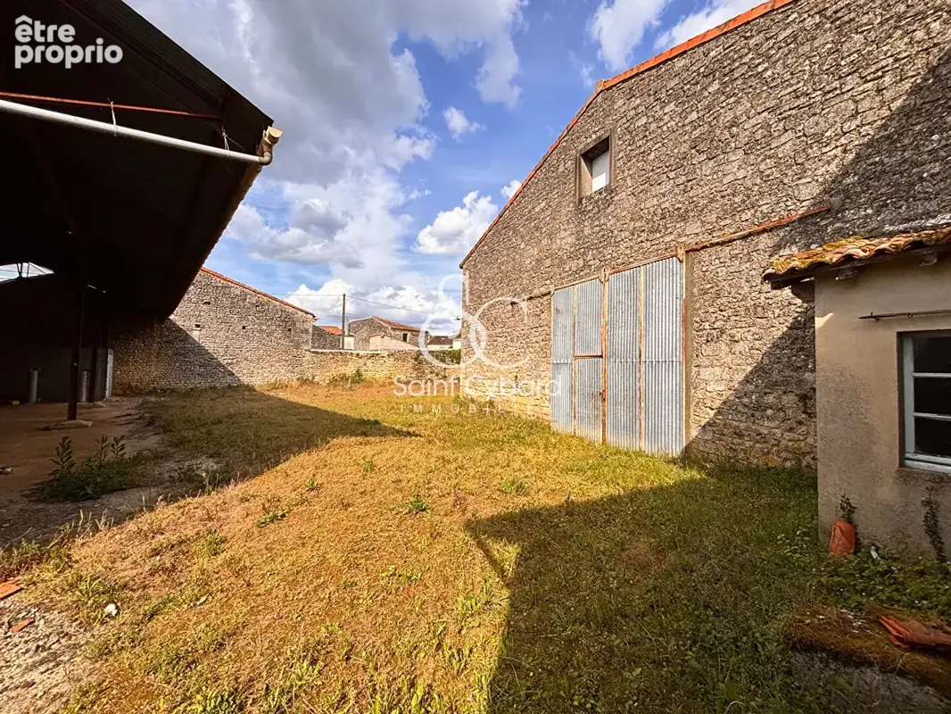 Maison  de caractere à rénover intégralement - photo 14