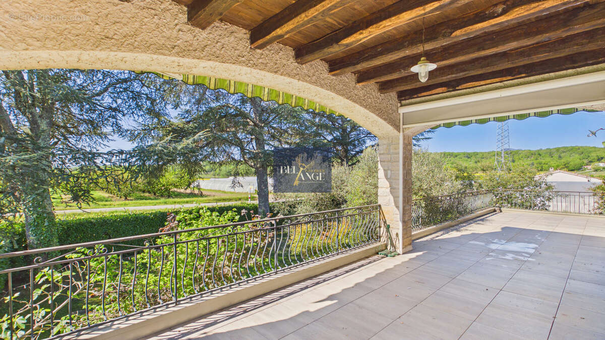 Maison à BERRIAS-ET-CASTELJAU