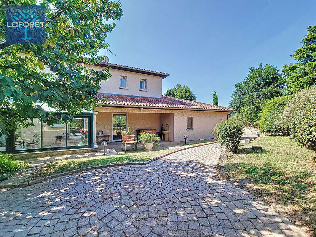 Maison à CHARLY