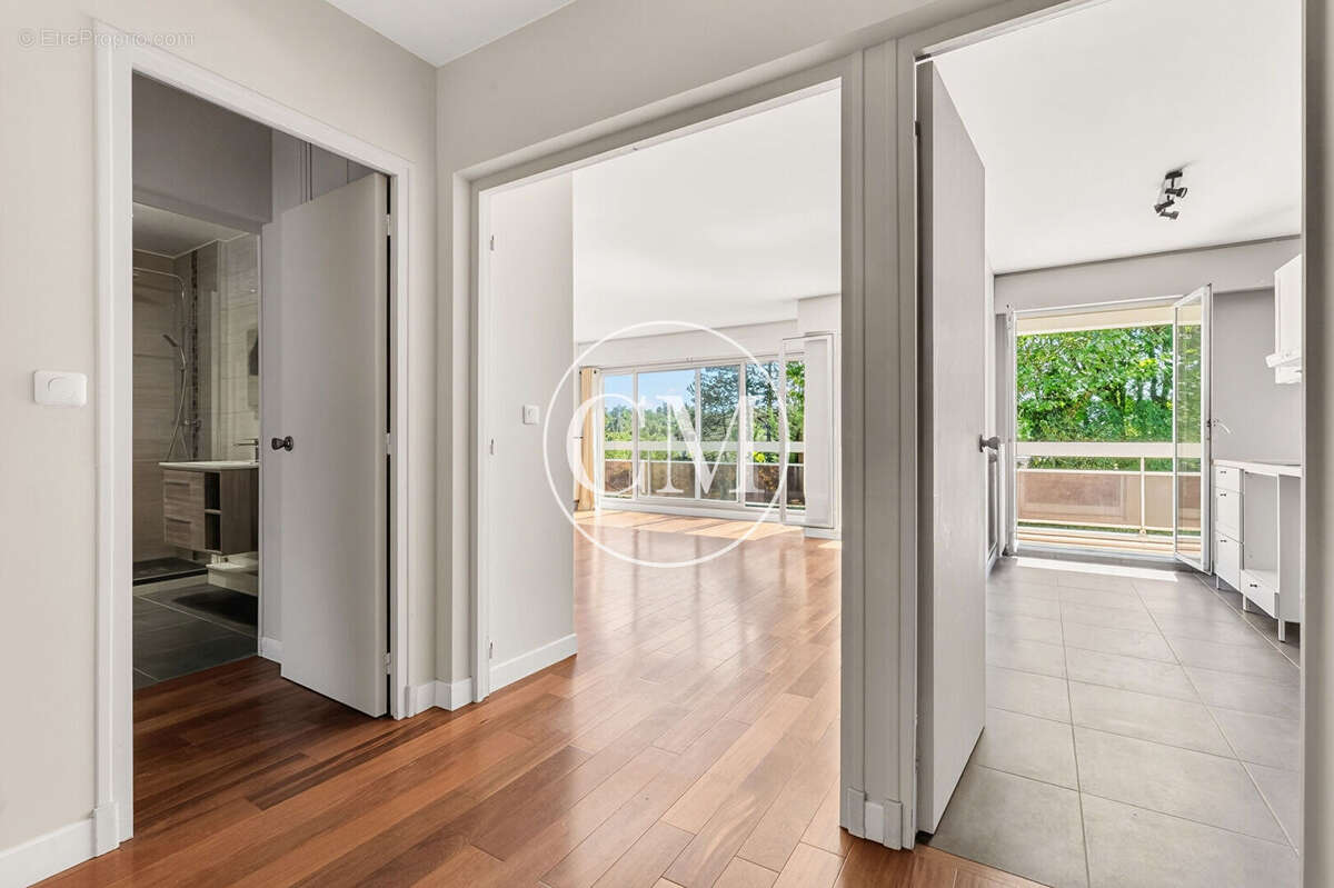 Appartement à BUC