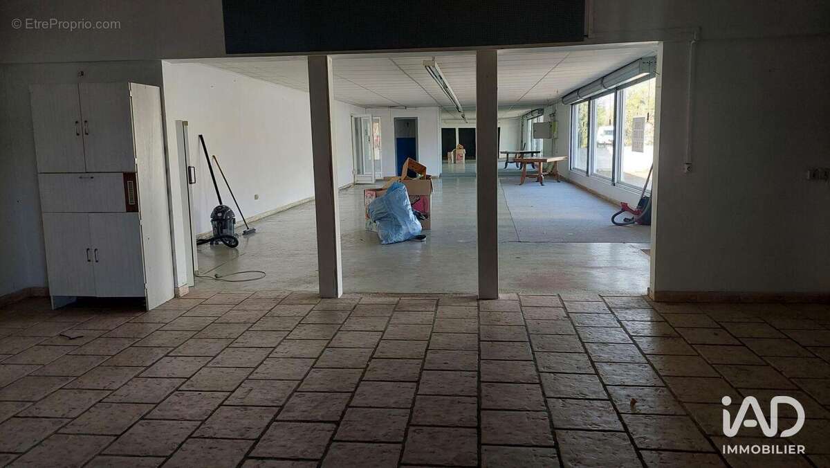 Photo 3 - Commerce à LAMOTHE-MONTRAVEL