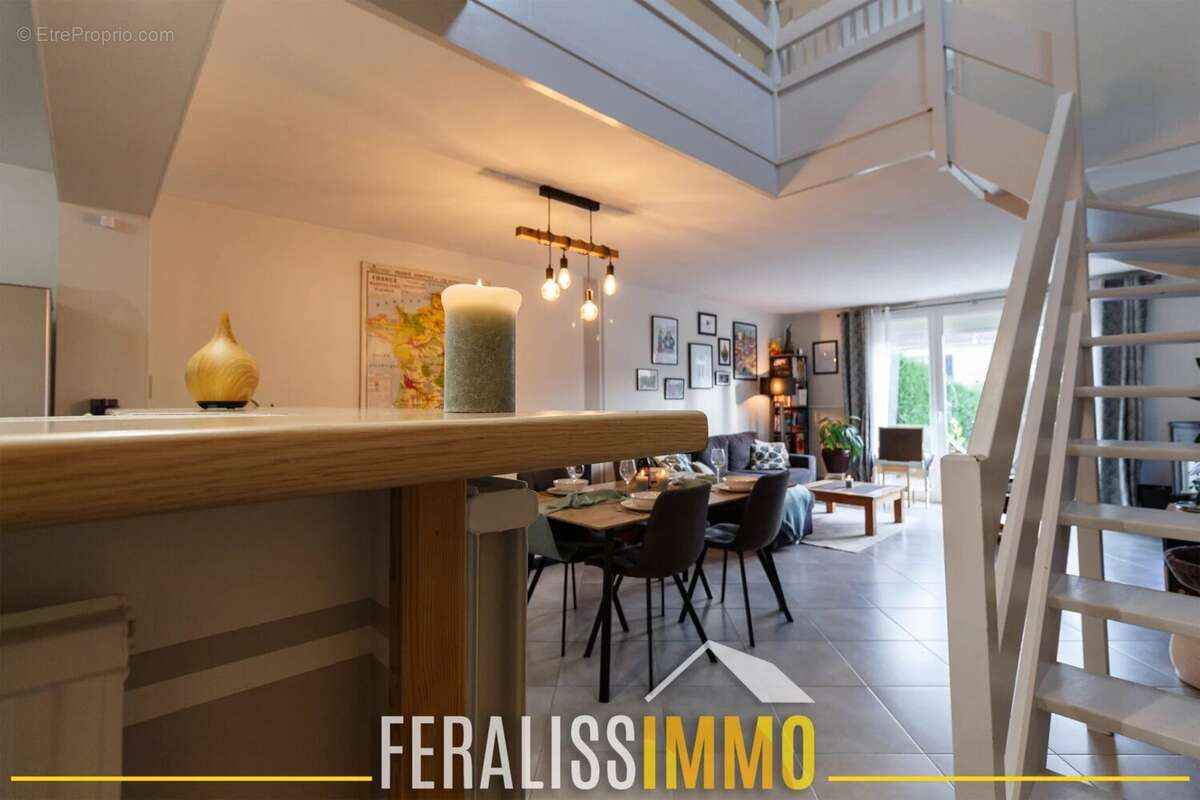 Maison à JOUY-LE-MOUTIER