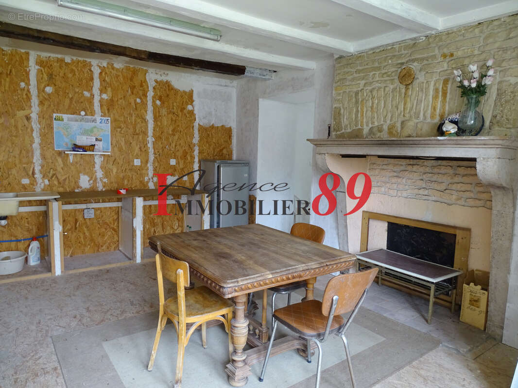 Maison à MONTIGNY-SUR-AUBE