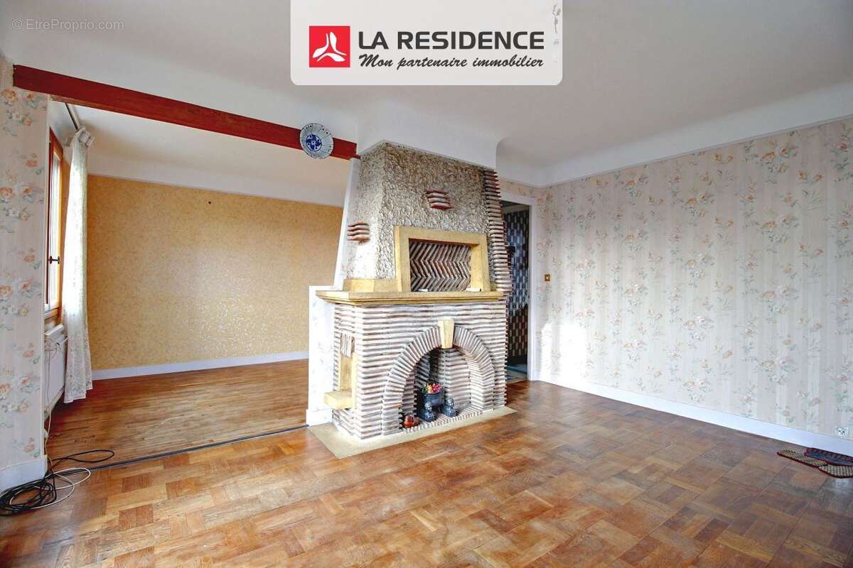 Maison à SAINT-ETIENNE-DU-ROUVRAY