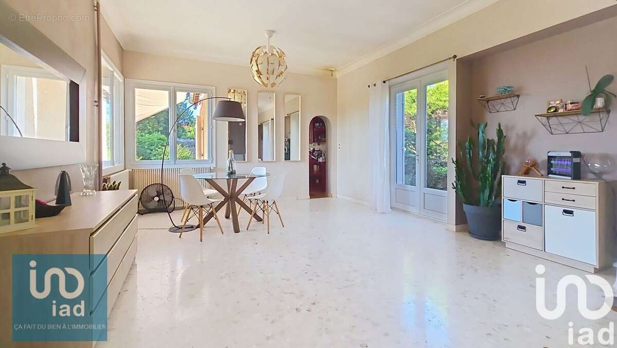 Photo 2 - Maison à COURRENSAN