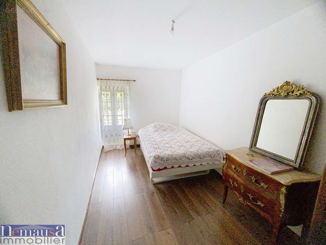 Maison à SAINT-LAURENT-DES-ARBRES