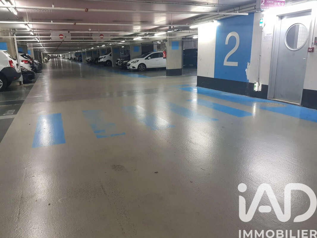 Photo 3 - Parking à PARIS-12E