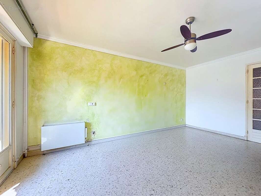 Appartement à SAINT-MARTIN-DU-VAR
