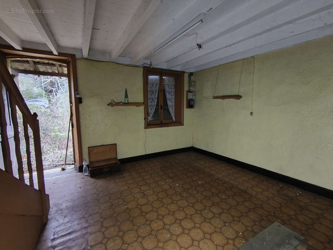 Maison à ESCOUTOUX
