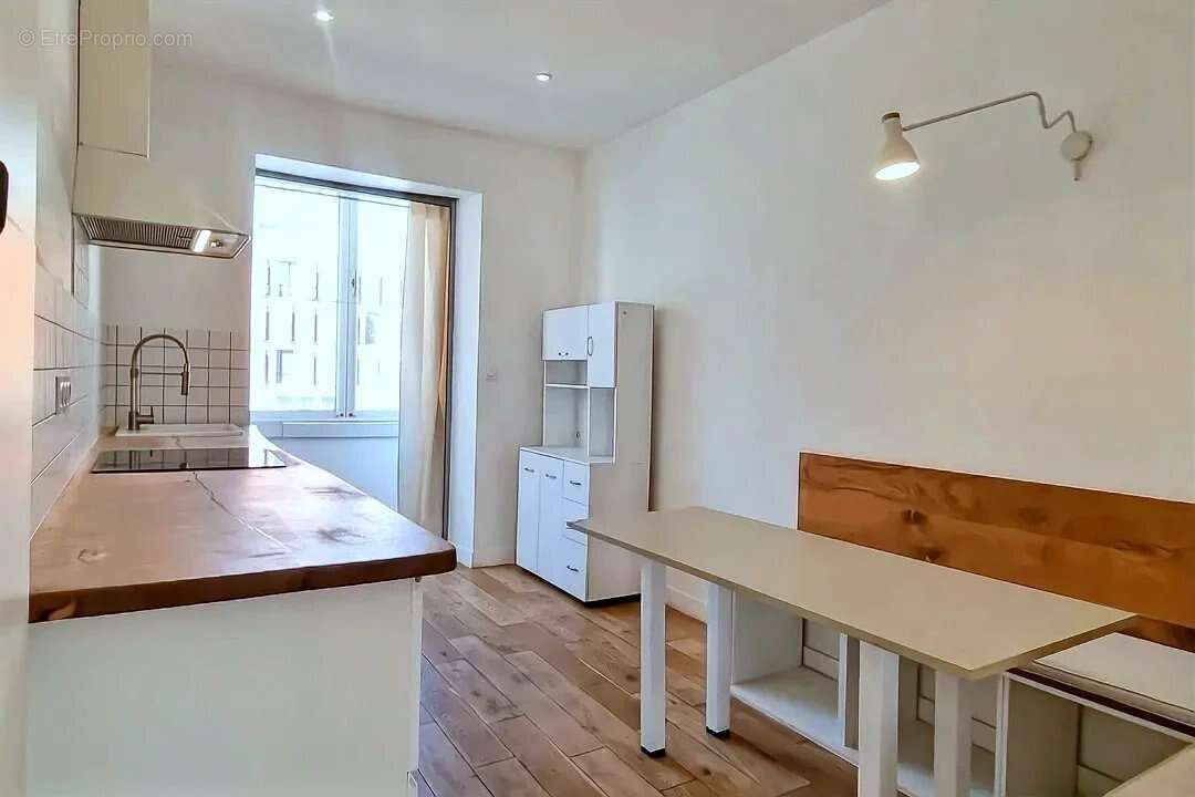 Appartement à MARSEILLE-2E